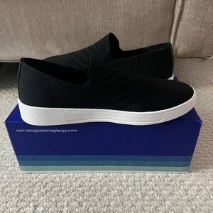 Brand New White Mountain Slip On Shoes Size 8